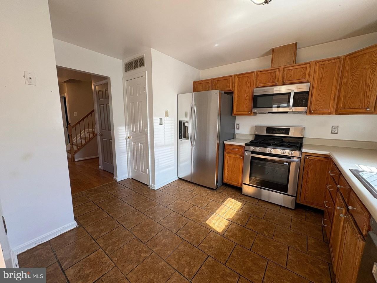 4005 Blakney Ln Se - Photo 7 of 37