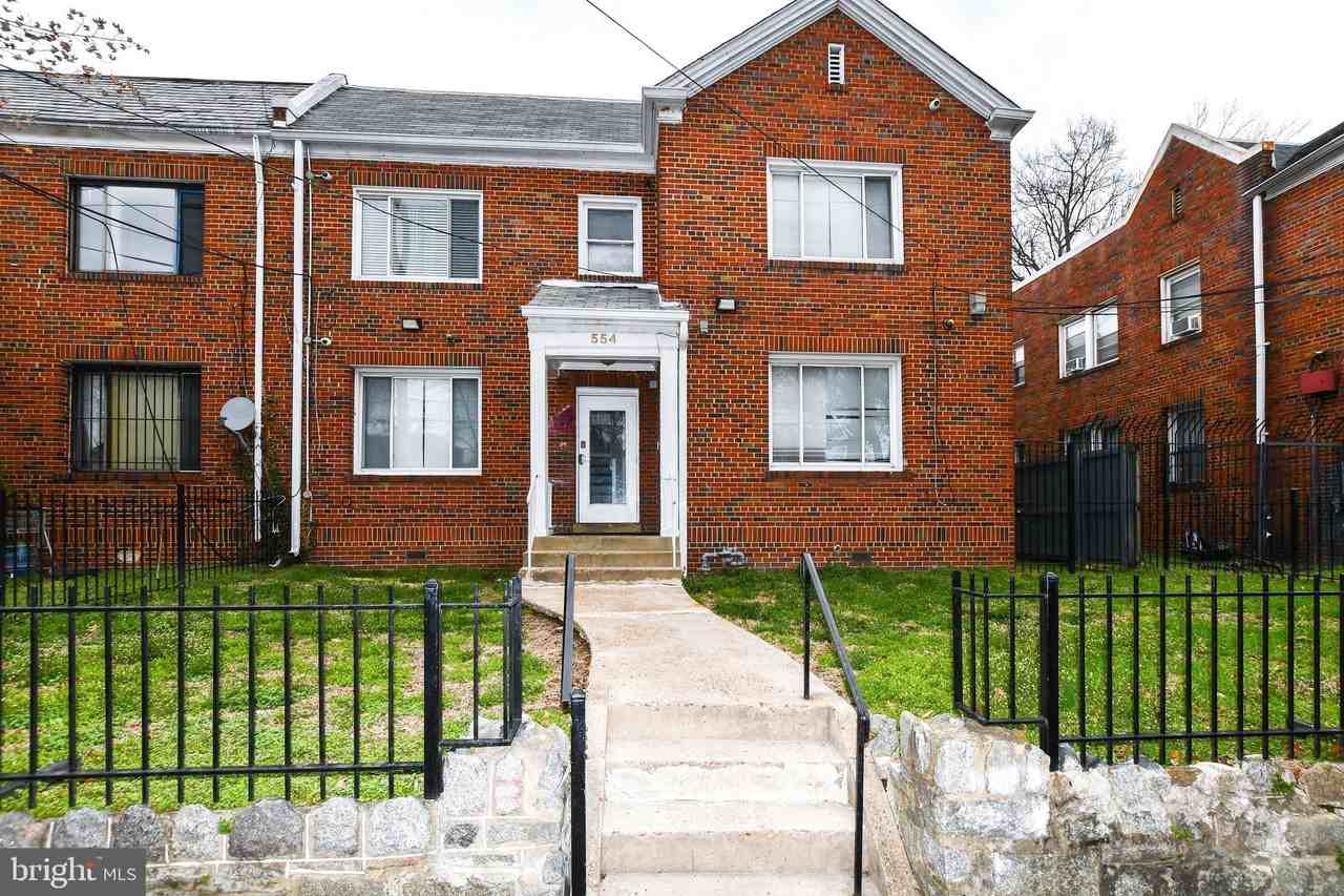 554 Newcomb St Se #4 - Photo 2 of 34