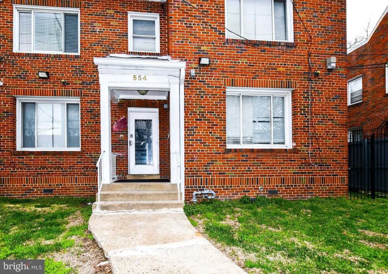 554 Newcomb St Se #4 - Photo 3 of 34