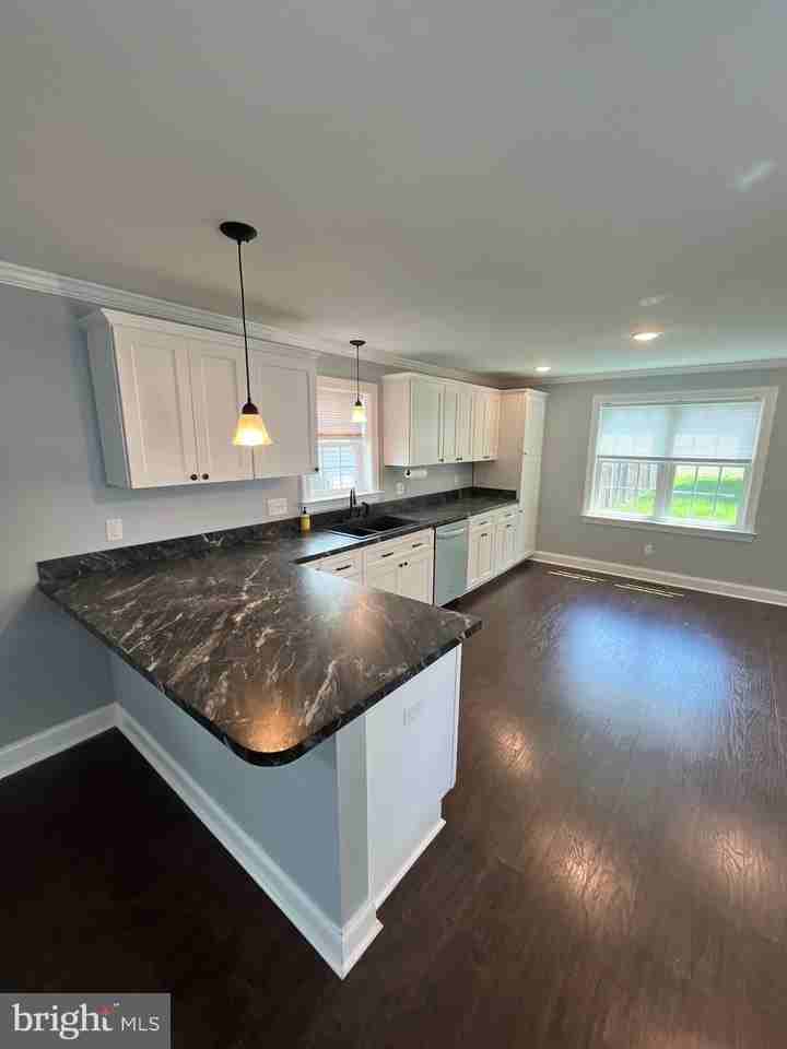 112 E Main St - Photo 6 of 26