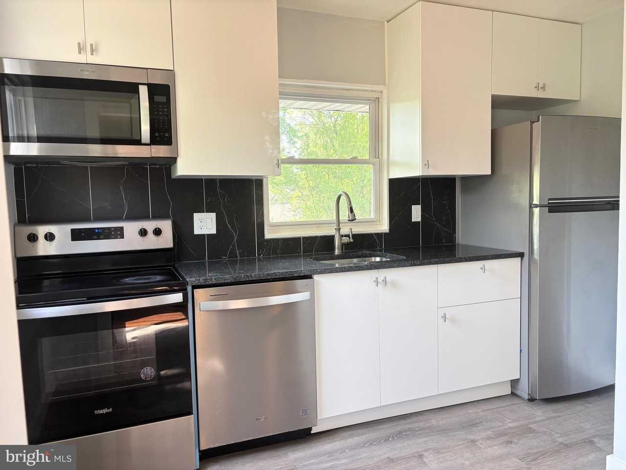 9103 Wallace Rd - Photo 7 of 30