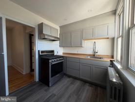 522 Main St #B - Photo 1 of 1