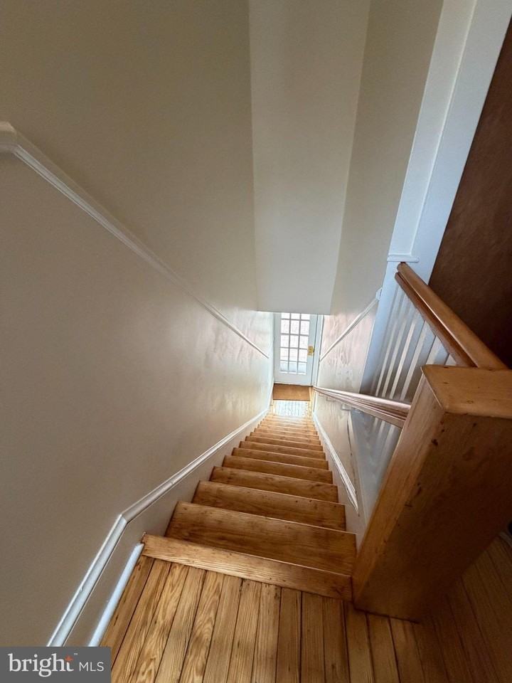 522 Main St #B - Photo 3 of 30