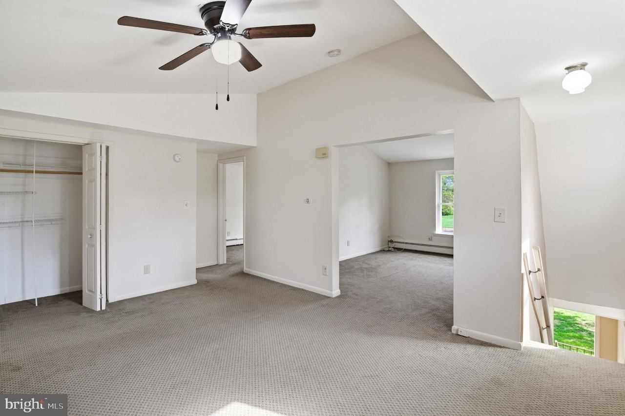 1130 E Park Ave #B - Photo 4 of 23