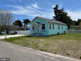 featured image of 24 W Greenwood Ave