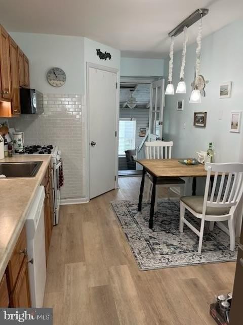 24 W Greenwood Ave - Photo 5 of 17