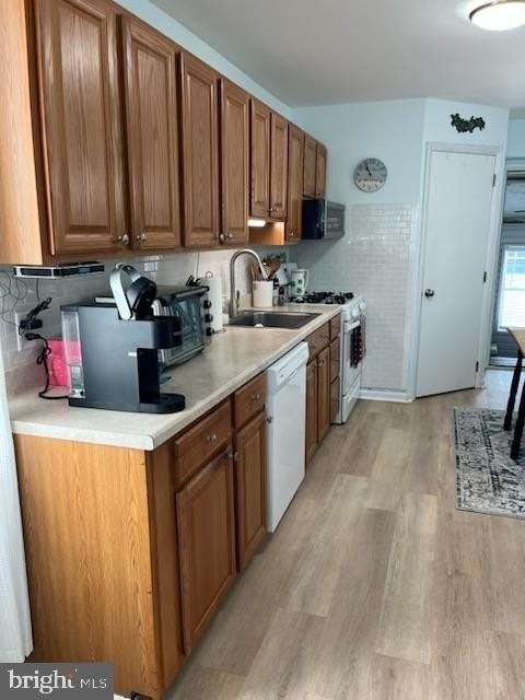 24 W Greenwood Ave - Photo 6 of 17