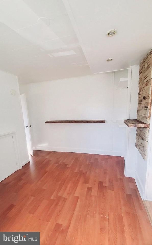 1055 Indiana Ave #3 - Photo 5 of 12