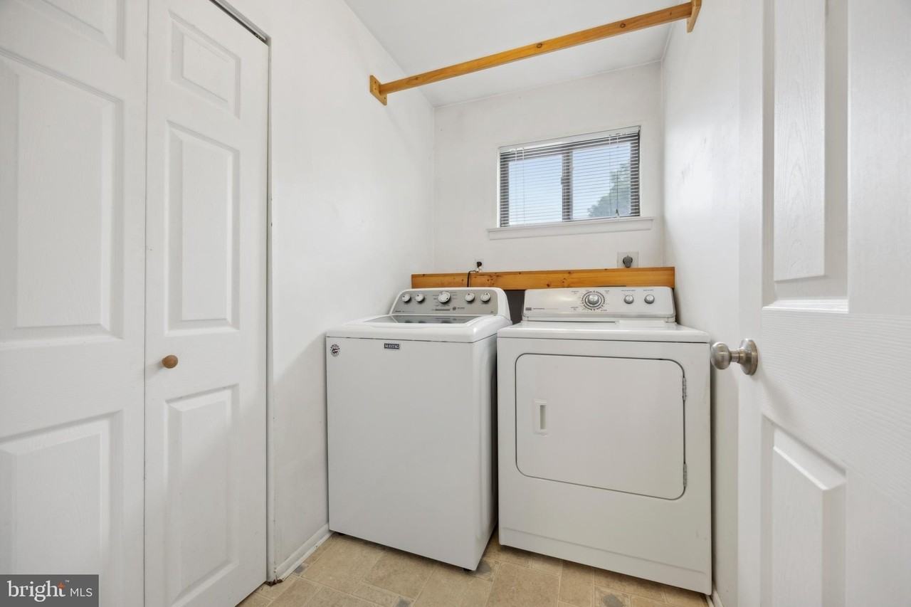 105 Grant Rd - Photo 6 of 15