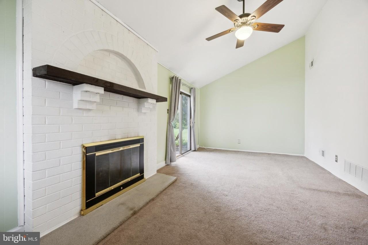 105 Grant Rd - Photo 7 of 15