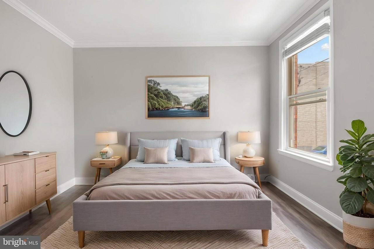 2637 E Madison St - Photo 2 of 33