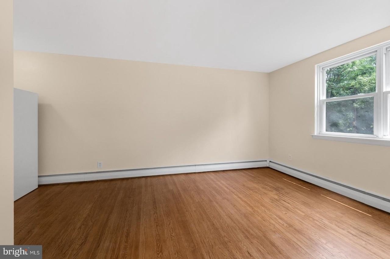 5990 Henry Ave #2 - Photo 4 of 23