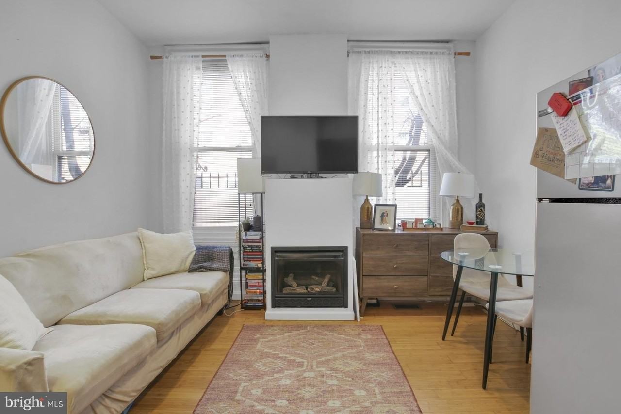 619 S 16th St #1F - Photo 3 of 15