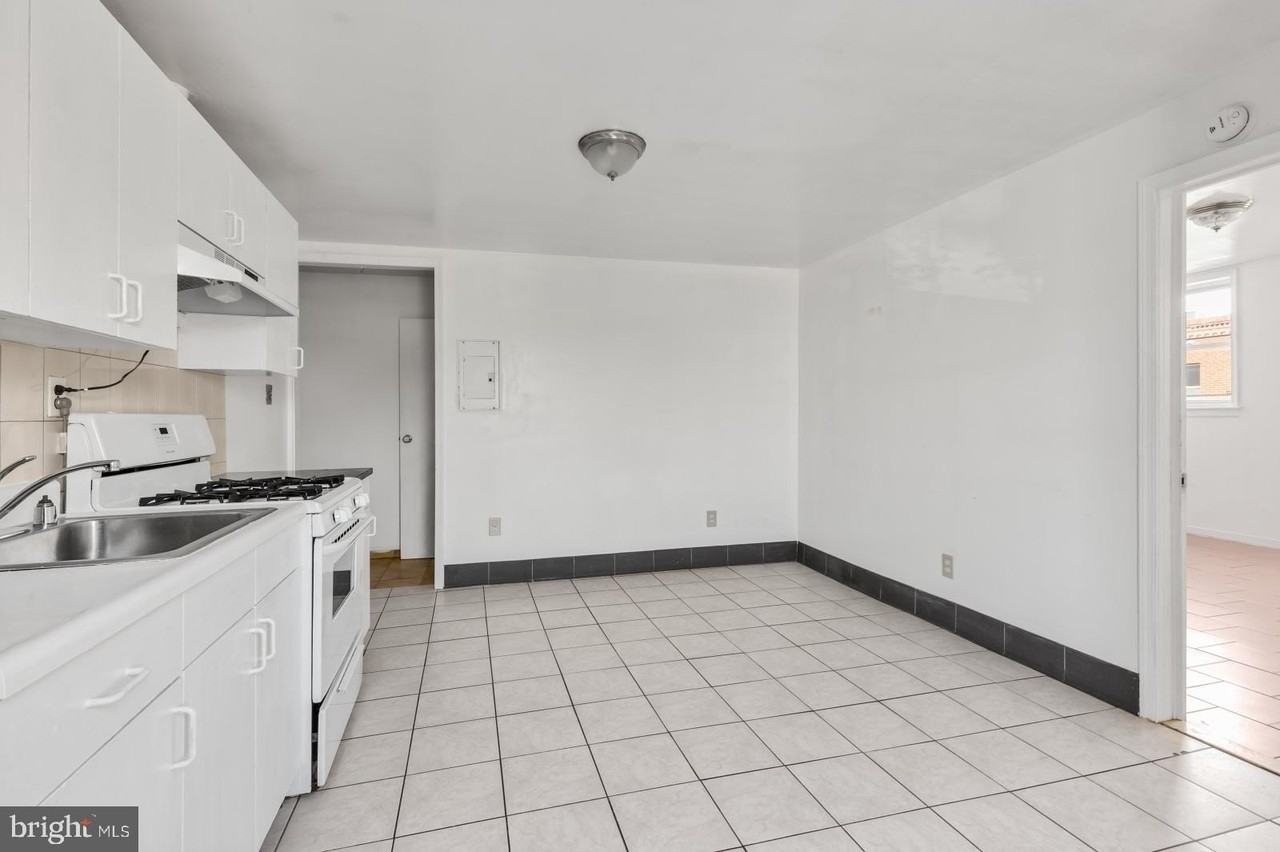 2301 S 16th St #2 - Photo 4 of 19