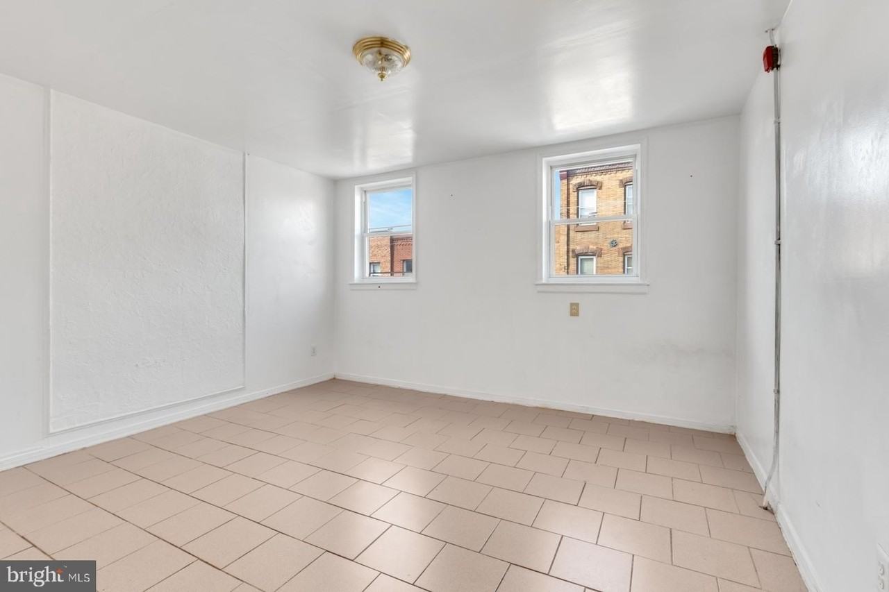 2301 S 16th St #2 - Photo 5 of 19