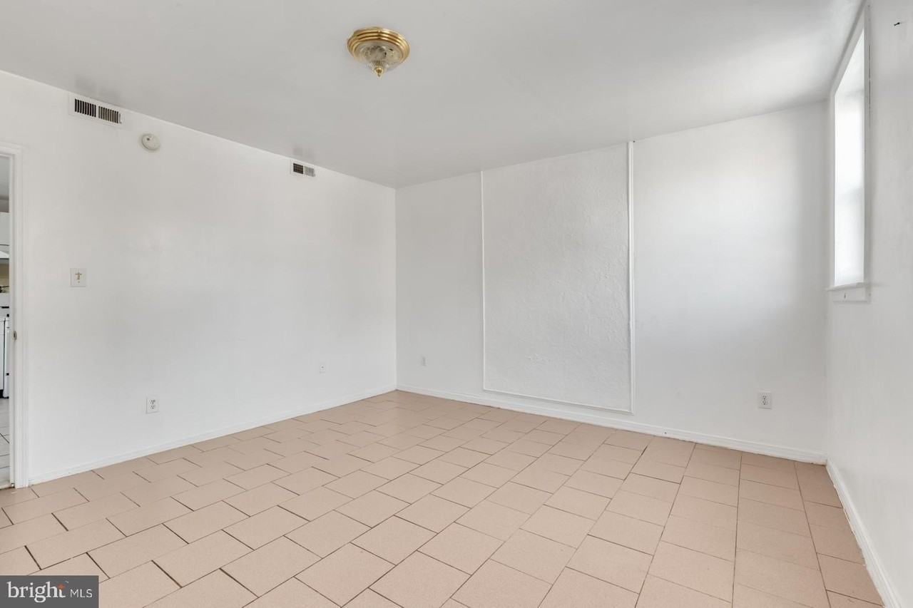 2301 S 16th St #2 - Photo 6 of 19