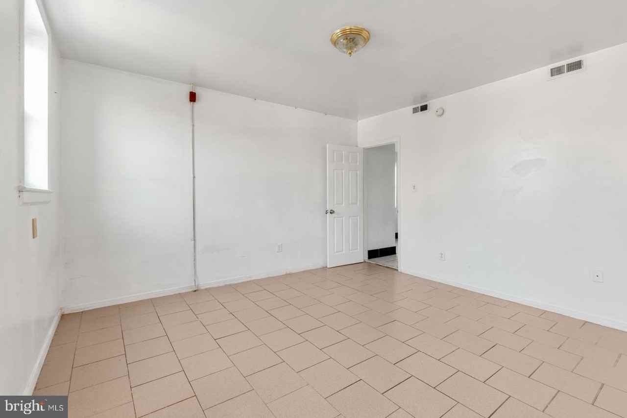 2301 S 16th St #2 - Photo 7 of 19