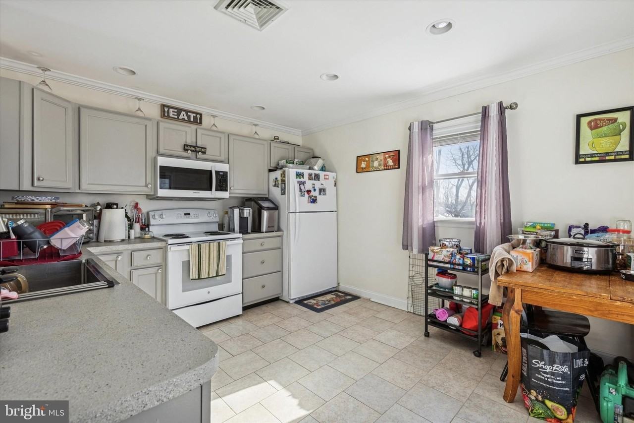 207 Delmar St #2 - Photo 5 of 17