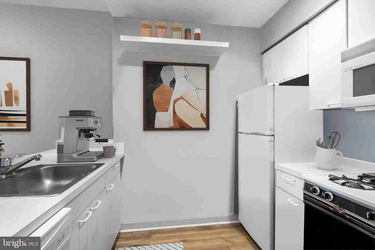 1830 Green St #3F - Photo 4 of 15