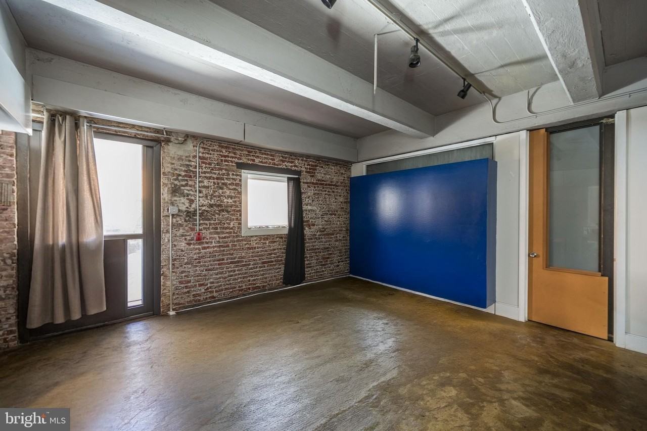 144 W Laurel St #103 - Photo 3 of 25