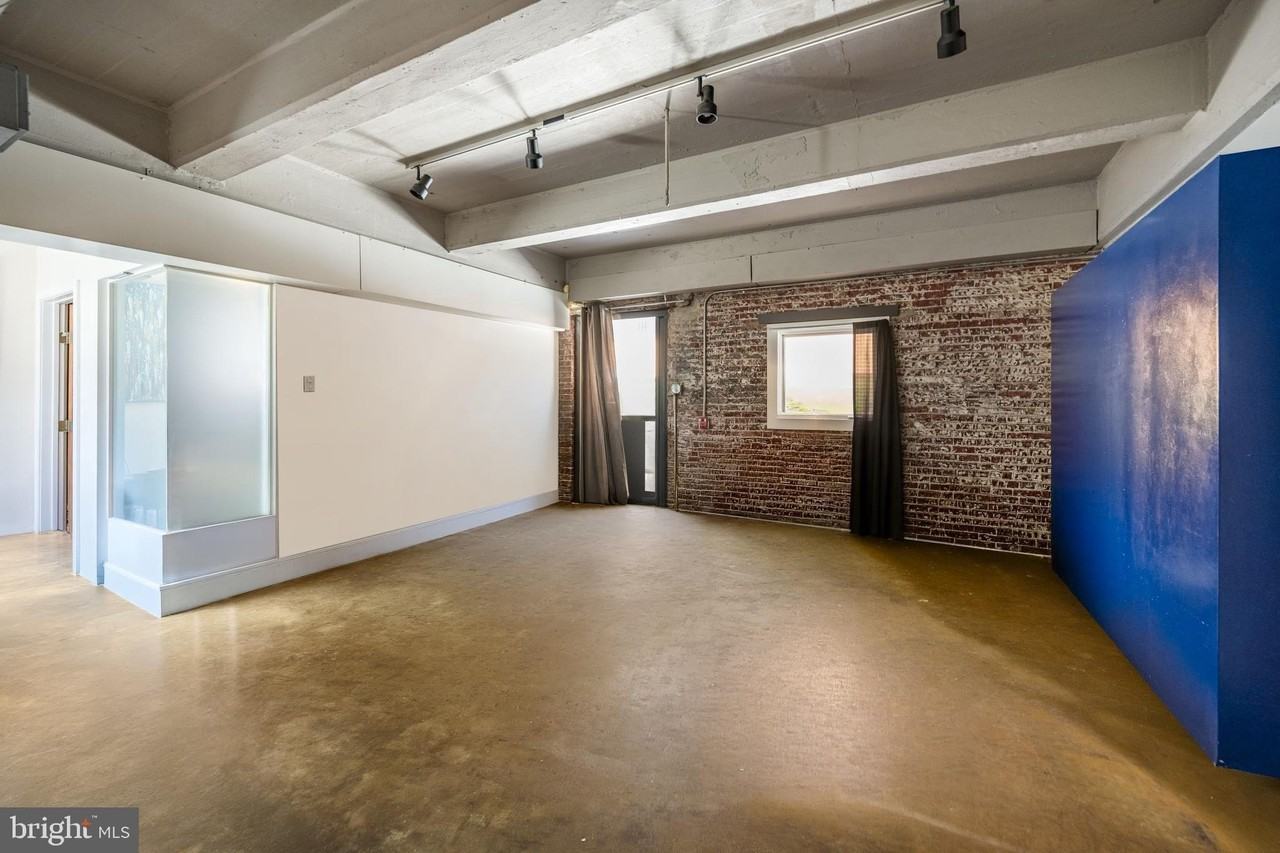 144 W Laurel St #103 - Photo 4 of 25