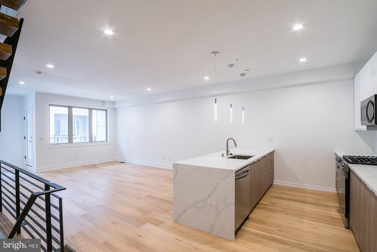 119 Greenwich St #5 - Photo 3 of 37