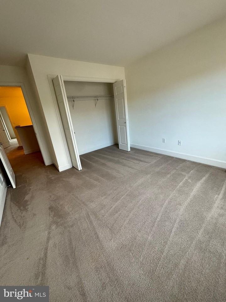 131 Scully Pl - Photo 5 of 9