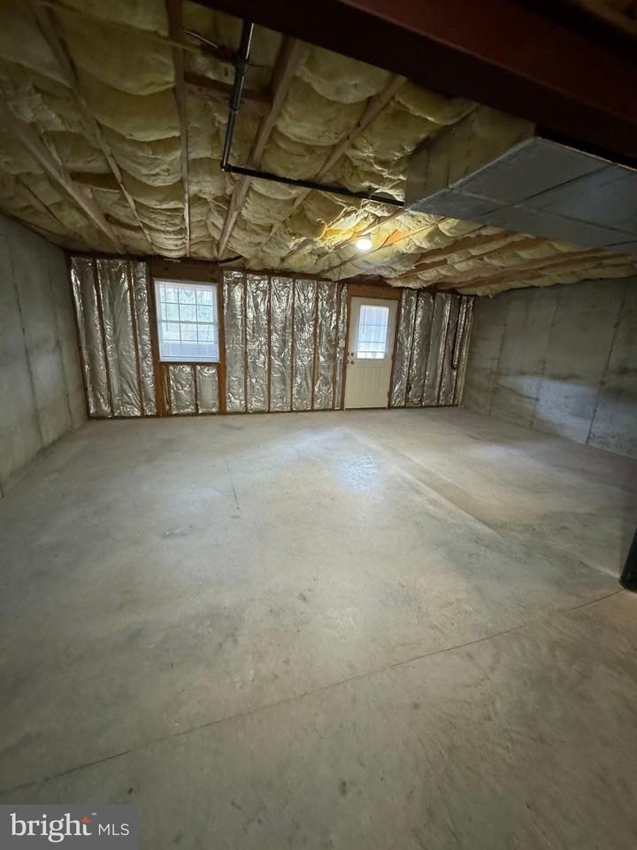 131 Scully Pl - Photo 6 of 9