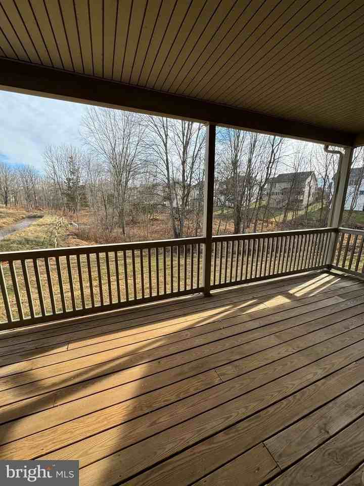 131 Scully Pl - Photo 7 of 9