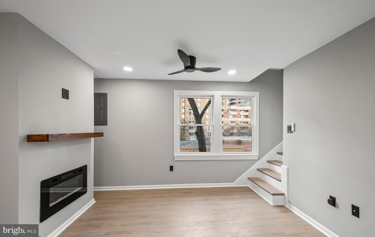 1527 N Colonial Ter #B - Photo 5 of 35