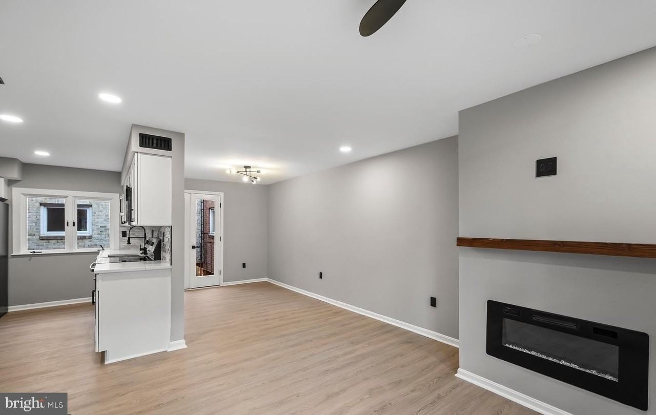 1527 N Colonial Ter #B - Photo 7 of 35