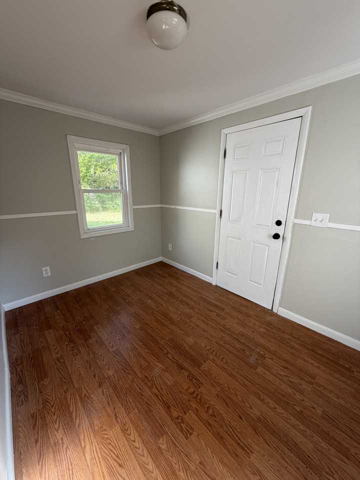 508 Hayward Ave #1 - Photo 3 of 11