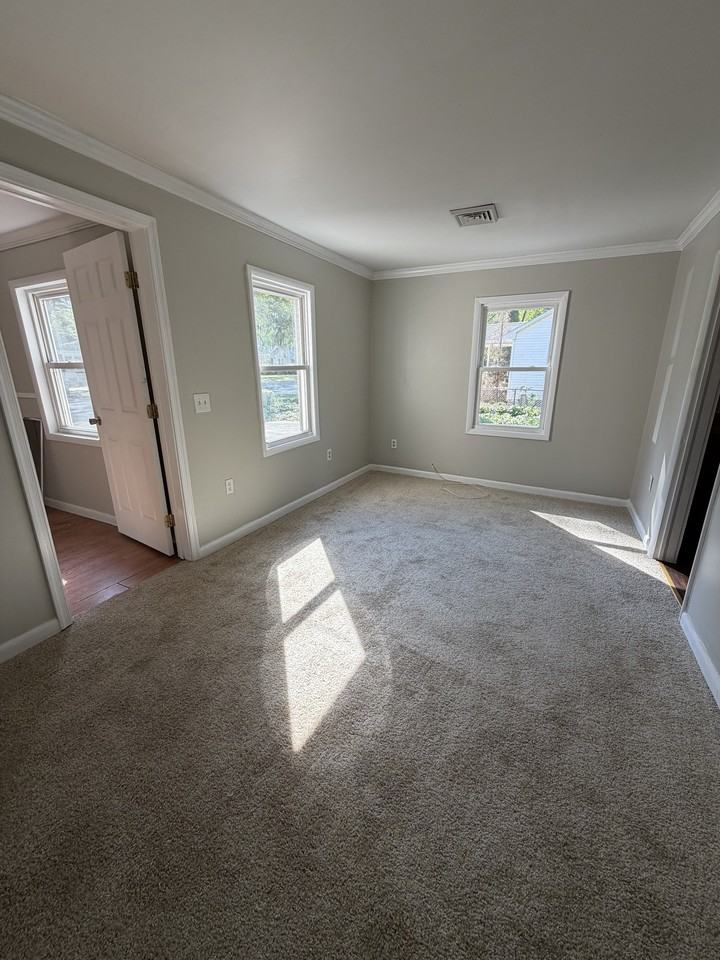 508 Hayward Ave #1 - Photo 4 of 11