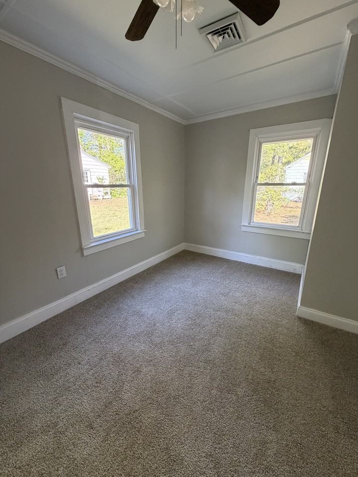 508 Hayward Ave #1 - Photo 7 of 11