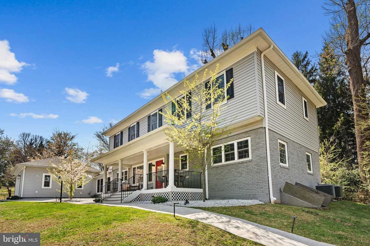 3803 Estel Rd - Photo 6 of 50