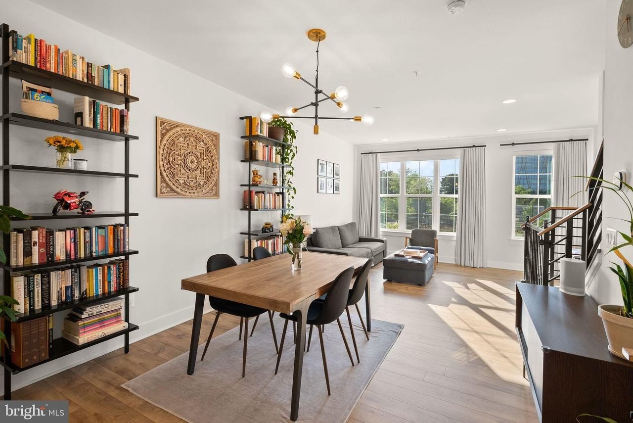 11258 Faraday Park Dr - Photo 2 of 44