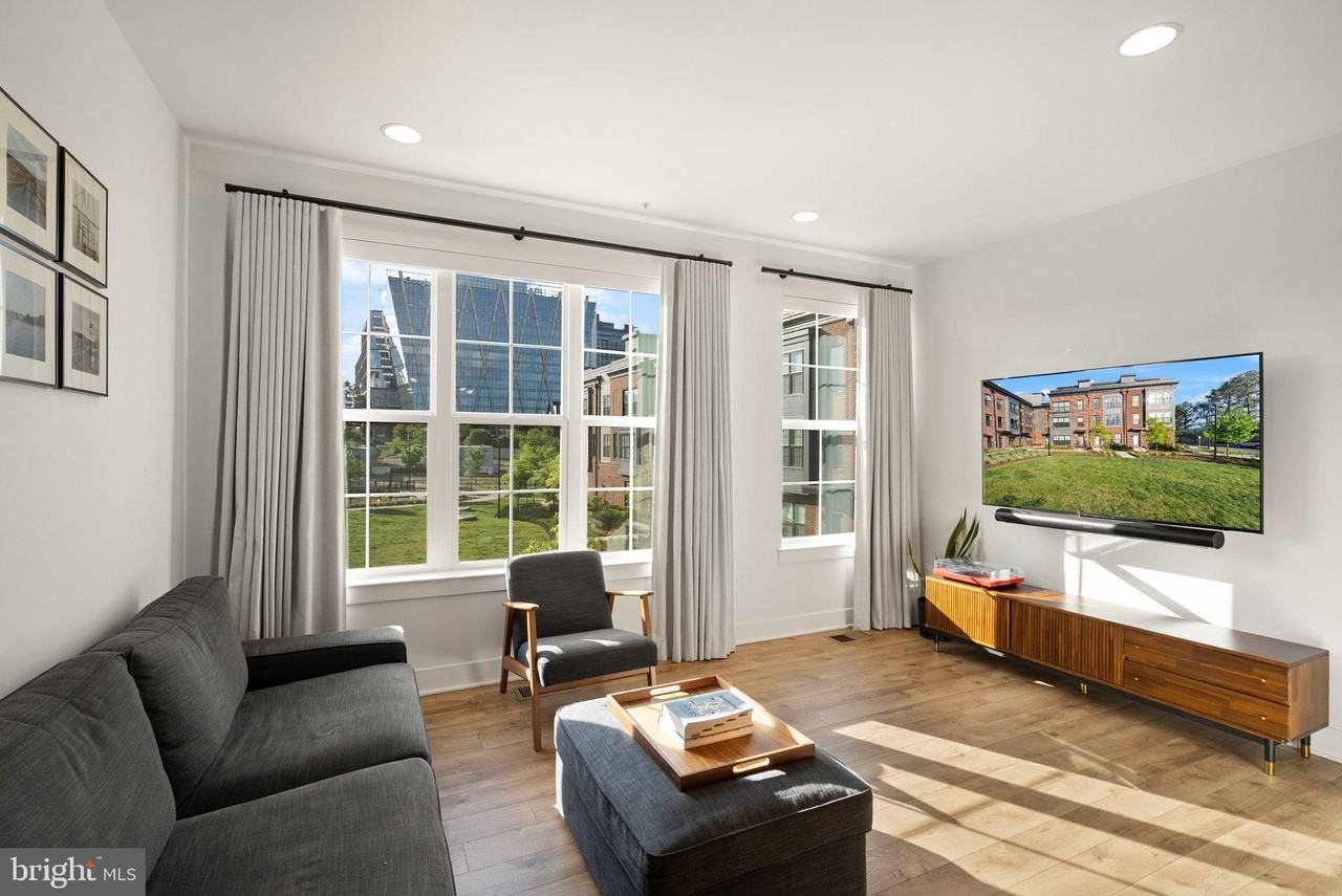 11258 Faraday Park Dr - Photo 6 of 44