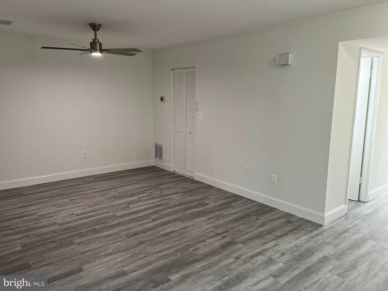 1308 Wexford Ct - Photo 3 of 12