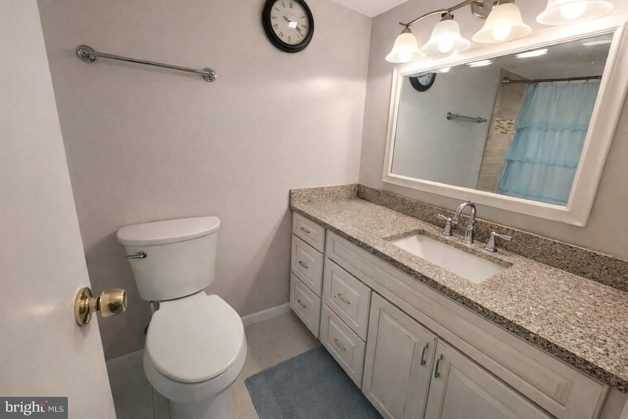 2010 Colts Neck Rd #2B - Photo 7 of 8