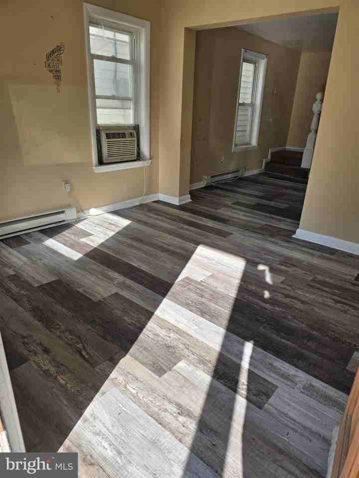 628 Virginia Ave - Photo 5 of 10