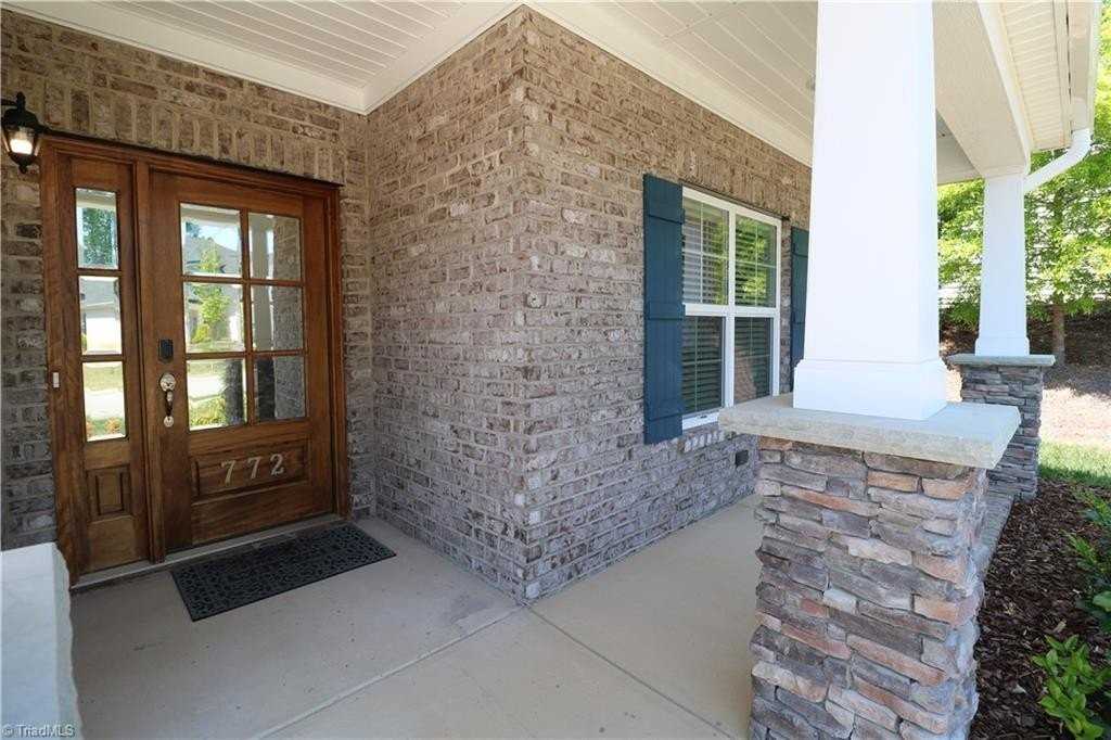 772 Gibb St - Photo 2 of 32