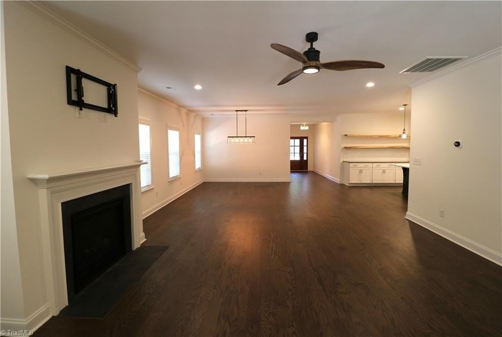 772 Gibb St - Photo 5 of 32