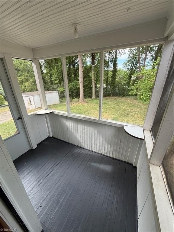 2237 Queen St - Photo 7 of 17