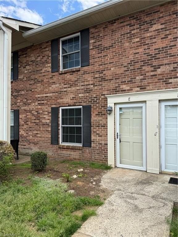 2350 Bay Meadows Ct #E - Photo 2 of 14