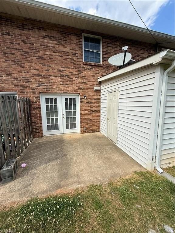 2350 Bay Meadows Ct #E - Photo 7 of 14