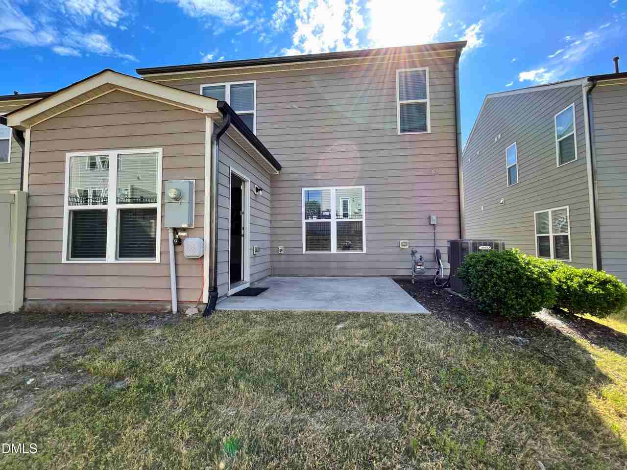 1025 Mirbeck Ln - Photo 2 of 21