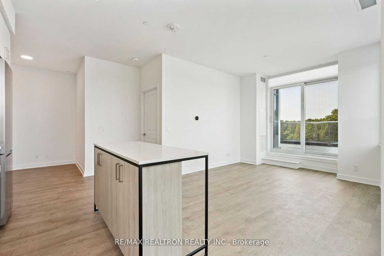 30 Upper Mall Way #211A - Photo 4 of 11