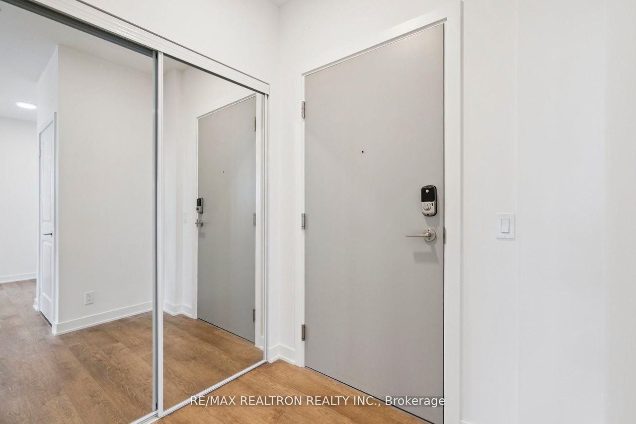 30 Upper Mall Way #211A - Photo 5 of 11