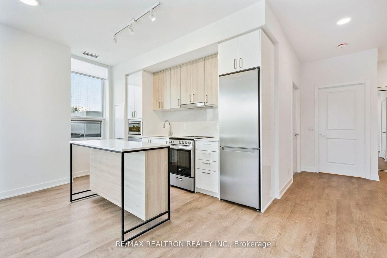 30 Upper Mall Way #211A - Photo 6 of 11