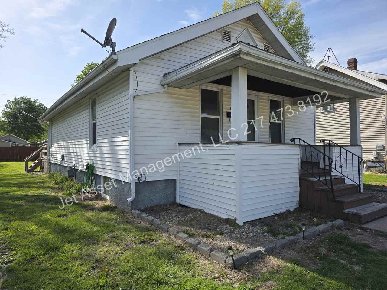 524 N Chiles St - Photo 2 of 13